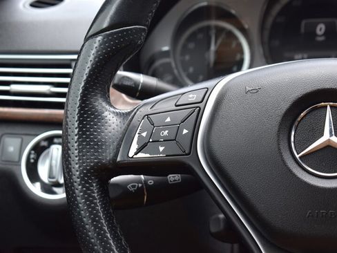 Used 2013 Mercedes-Benz E 350 BlueTEC Sedan image 16