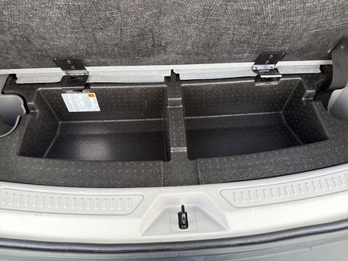 Used 2023 GMC Acadia SLT image 39