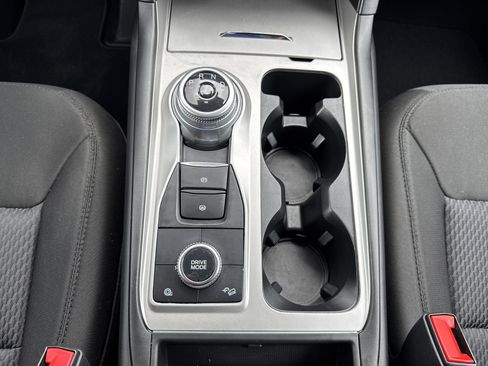 Used 2022 Ford Explorer XLT image 23