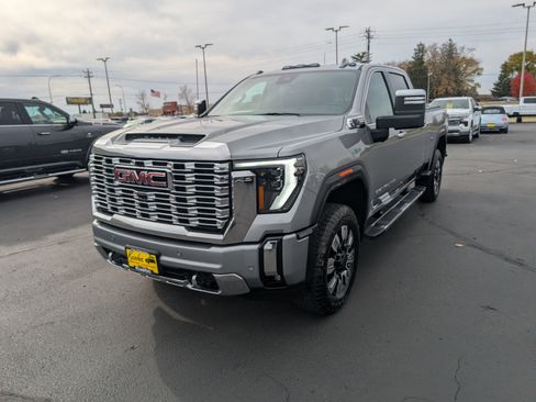 Used 2025 GMC Sierra 2500 Denali w/ Denali Reserve Package image 4