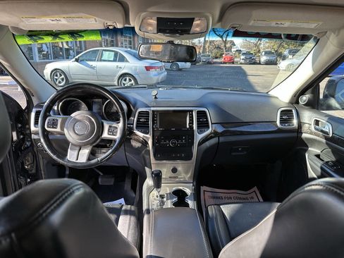 Used 2011 Jeep Grand Cherokee Laredo image 11