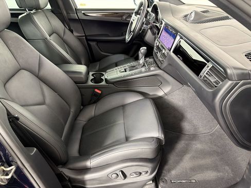 Certified 2019 Porsche Macan S AWD/4WD image 30