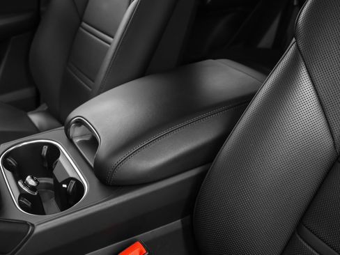 Certified 2021 Porsche Cayenne GTS AWD/4WD image 38