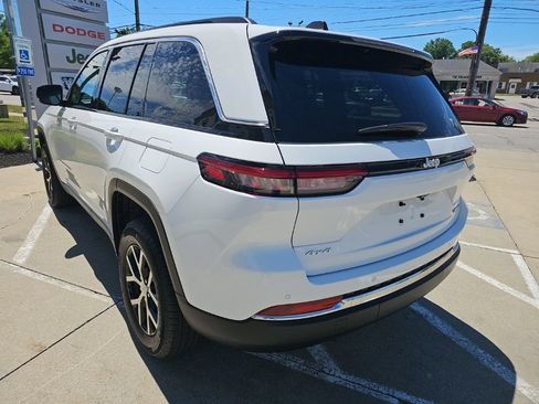 Certified 2025 Jeep Grand Cherokee Limited AWD/4WD image 10