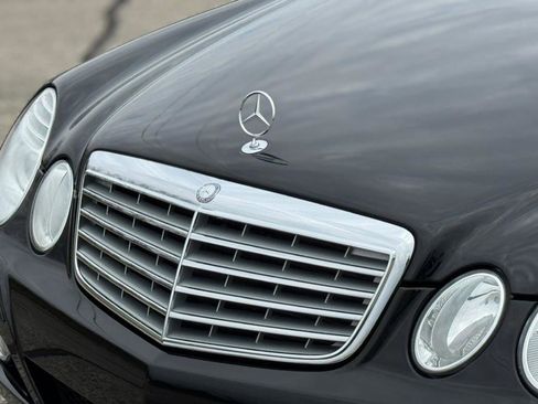 Used 2009 Mercedes-Benz E 350 4MATIC Sedan image 18