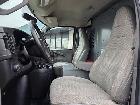 Used 2017 Chevrolet Express 2500 2500 Cargo image 3
