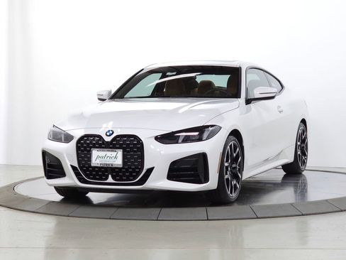 Used 2026 BMW 430i xDrive Coupe w/ M Sport Package AWD/4WD image 4