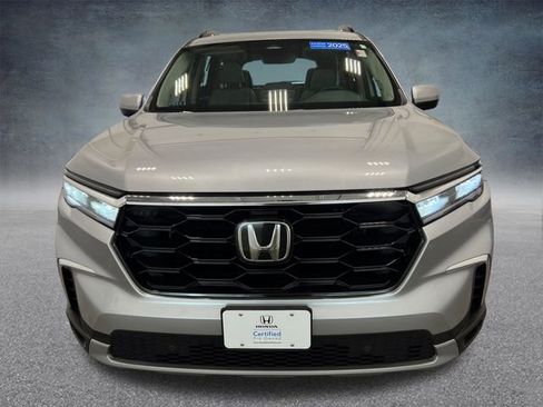 Certified 2025 Honda Pilot Touring image 8