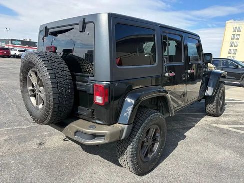 Used 2017 Jeep Wrangler Unlimited Sahara AWD/4WD image 5