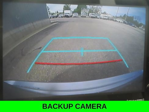 Used 2021 Toyota Highlander L FWD image 2