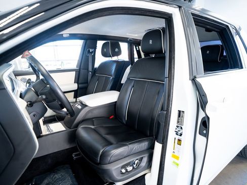 Used 2019 Rolls-Royce Phantom Sedan RWD image 30