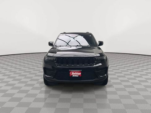 Used 2022 Jeep Grand Cherokee Altitude AWD/4WD image 34