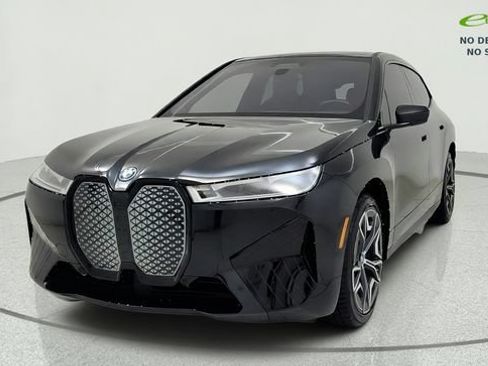 Used 2024 BMW iX xDrive50 w/ Premium Package AWD/4WD image 3
