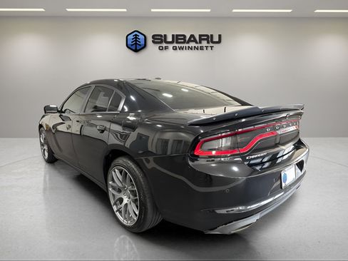 Used 2019 Dodge Charger SXT RWD image 3