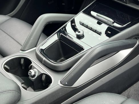 Certified 2026 Porsche Cayenne E-Hybrid AWD/4WD image 32
