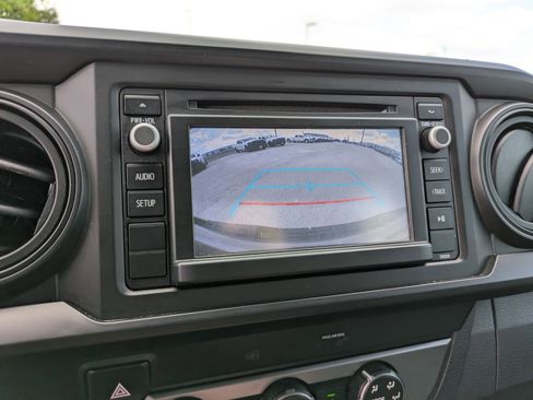 Used 2019 Toyota Tacoma SR w/ SR Convenience Package image 17