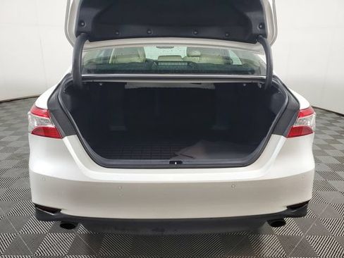 Used 2018 Toyota Camry XLE w/ Driver Assist Package FWD image 5