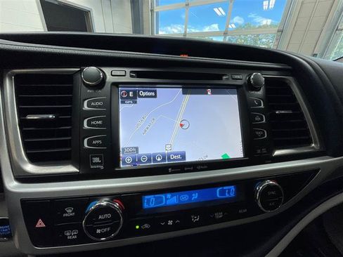 Used 2017 Toyota Highlander Limited Platinum AWD/4WD image 20