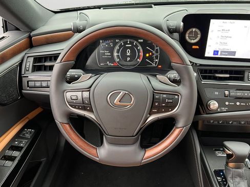 New 2025 Lexus ES 350 Ultra Luxury image 14