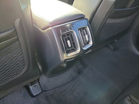 Certified 2025 Kia Sorento S w/ Panoramic Sunroof Package FWD image 12