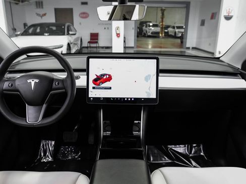 Used 2021 Tesla Model Y Long Range AWD/4WD image 15
