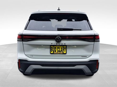 New 2025 Volkswagen Tiguan SE AWD/4WD image 7