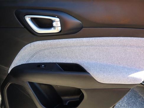 Used 2024 Jeep Compass Latitude image 11