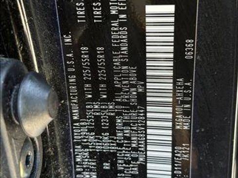 Certified 2025 Toyota Corolla Cross XLE FWD image 27