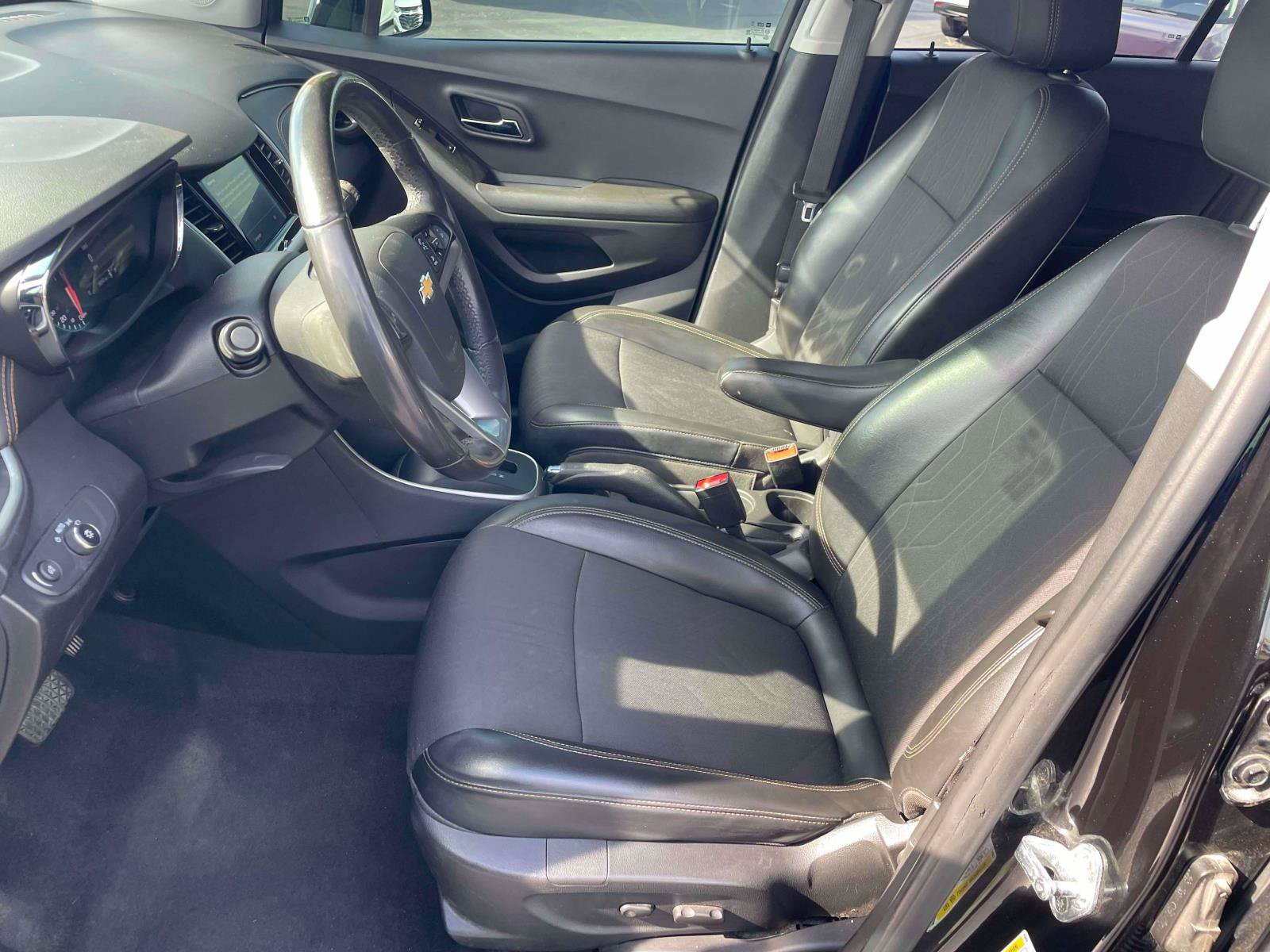 Used 2021 Chevrolet Trax LT w/ Driver Confidence Package FWD image 12