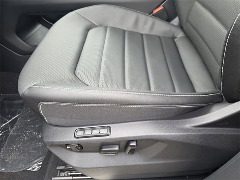 New 2025 Volkswagen Atlas Cross Sport SEL image 17