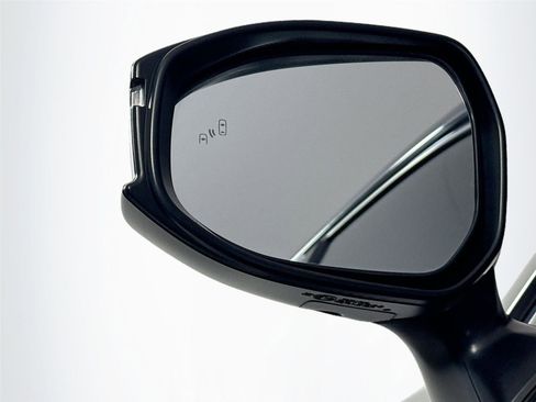 Used 2024 Toyota Crown Limited image 10