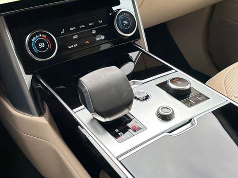 Used 2023 Land Rover Range Rover SE image 19