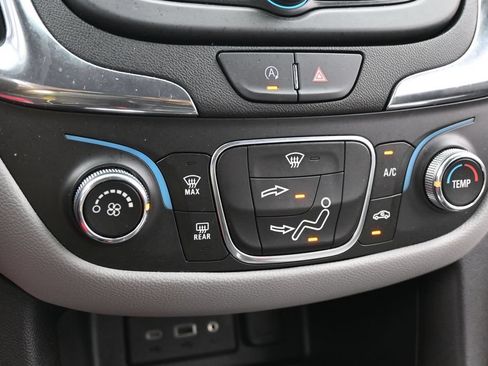 Used 2024 Chevrolet Equinox LS w/ Driver Confidence II Package FWD image 19