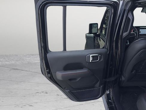 Used 2021 Jeep Wrangler Unlimited Rubicon image 37