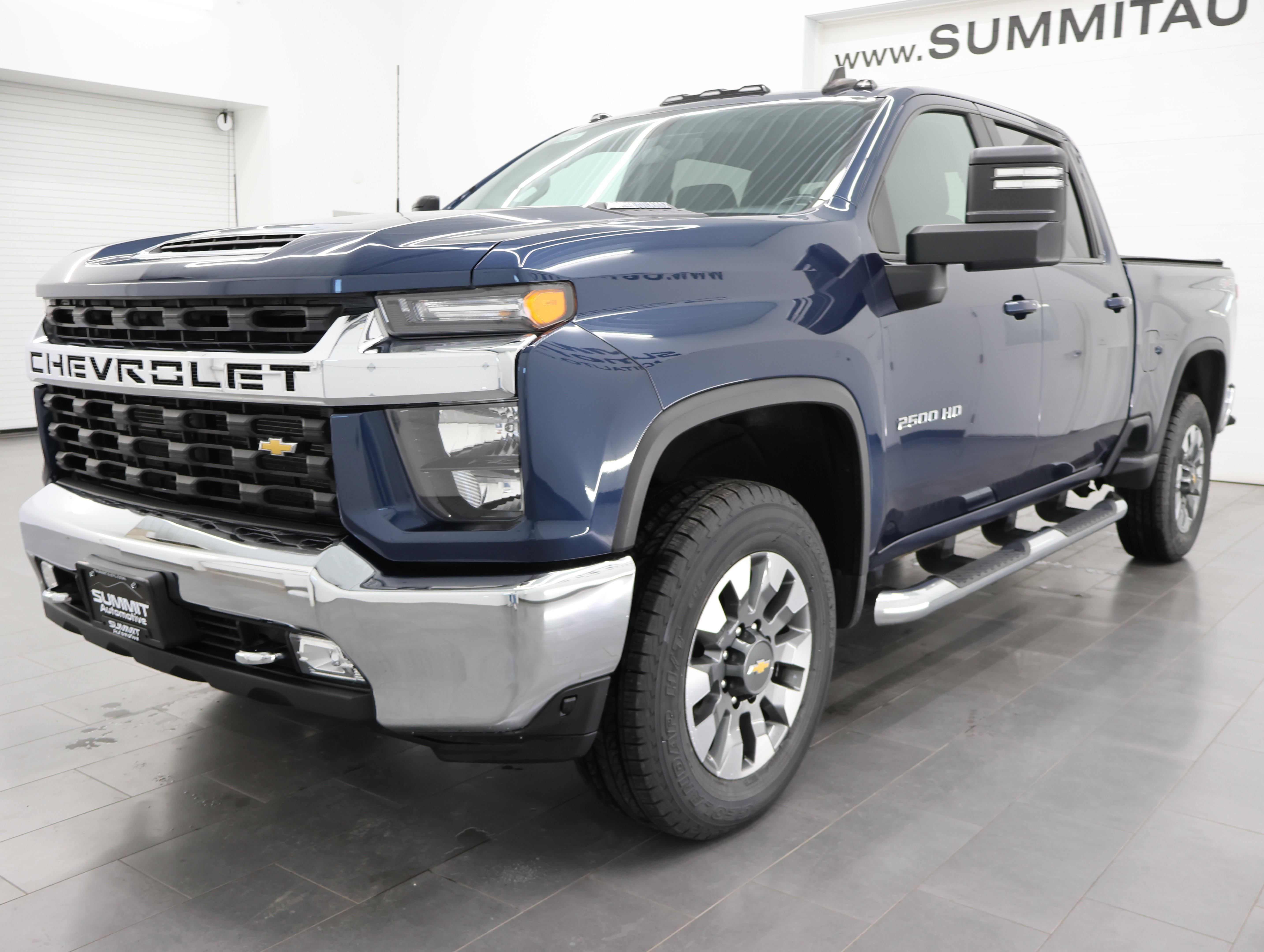 Used 2023 Chevrolet Silverado 2500 LT AWD/4WD image 7