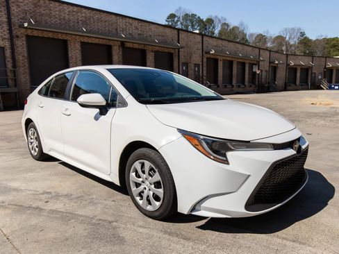 Used 2022 Toyota Corolla LE FWD image 11