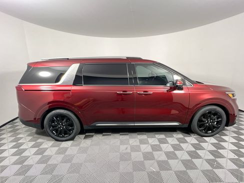 Certified 2024 Kia Carnival SX Prestige FWD image 2
