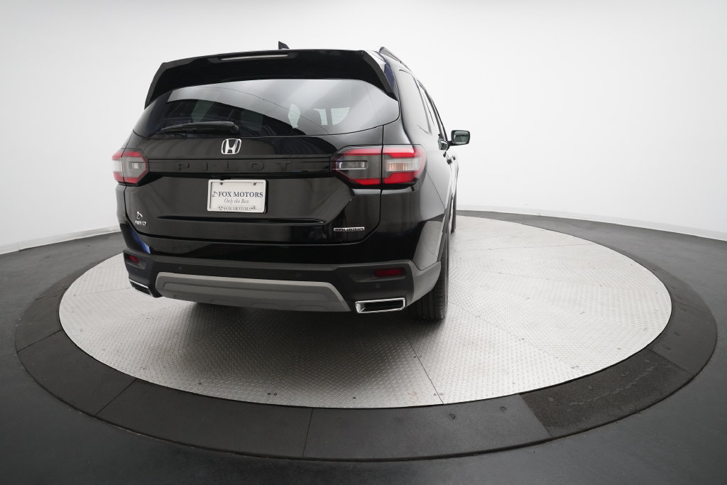 Used 2023 Honda Pilot Touring image 13