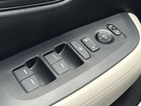 New 2026 Honda HR-V LX image 24