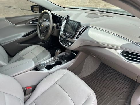 Certified 2017 Chevrolet Malibu LT w/ Leather Package FWD image 25