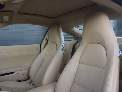 Certified 2014 Porsche 911 Carrera RWD image 5