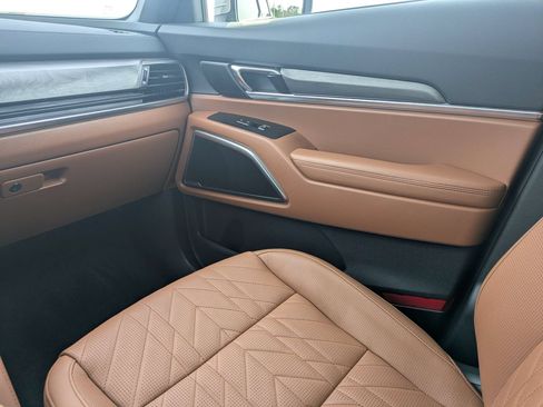 Certified 2025 Kia Telluride EX X-Line AWD/4WD image 16