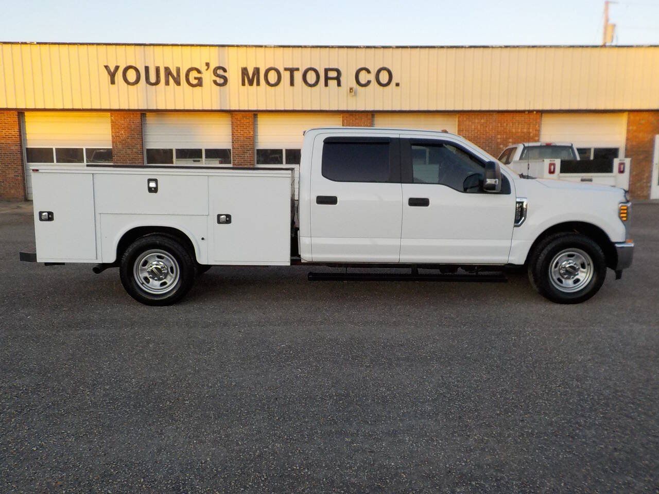 Used 2019 Ford F350 XL w/ Power Equipment Group RWD image 7