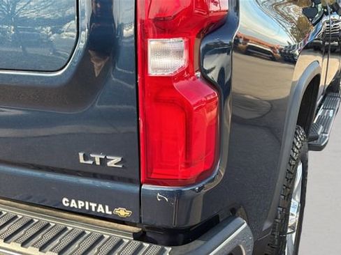 Used 2022 Chevrolet Silverado 2500 LTZ w/ LTZ Convenience Package image 37