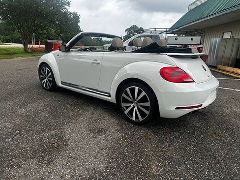 Used 2014 Volkswagen Beetle R-Line FWD image 11