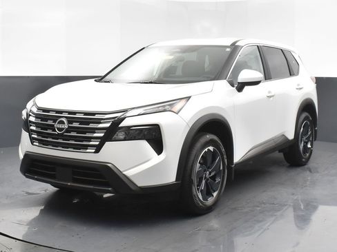 New 2026 Nissan Rogue SV image 2