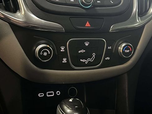 Used 2020 Chevrolet Equinox LS AWD/4WD image 19