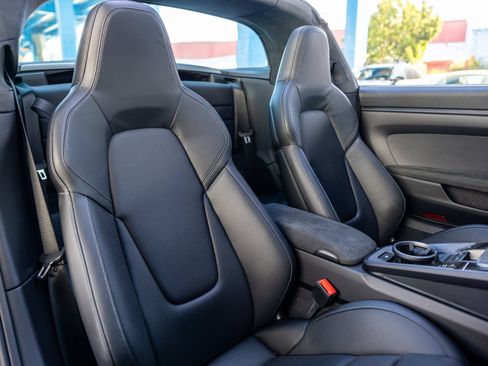 Certified 2024 Porsche 911 Targa 4 GTS AWD/4WD image 31