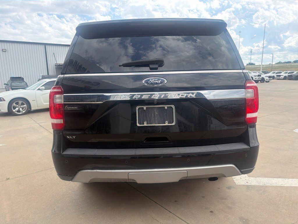 Used 2020 Ford Expedition XLT w/ Equipment Group 202A AWD/4WD image 4