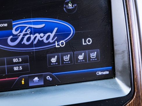 Used 2013 Ford F150 Lariat w/ Luxury Equipment Group image 14